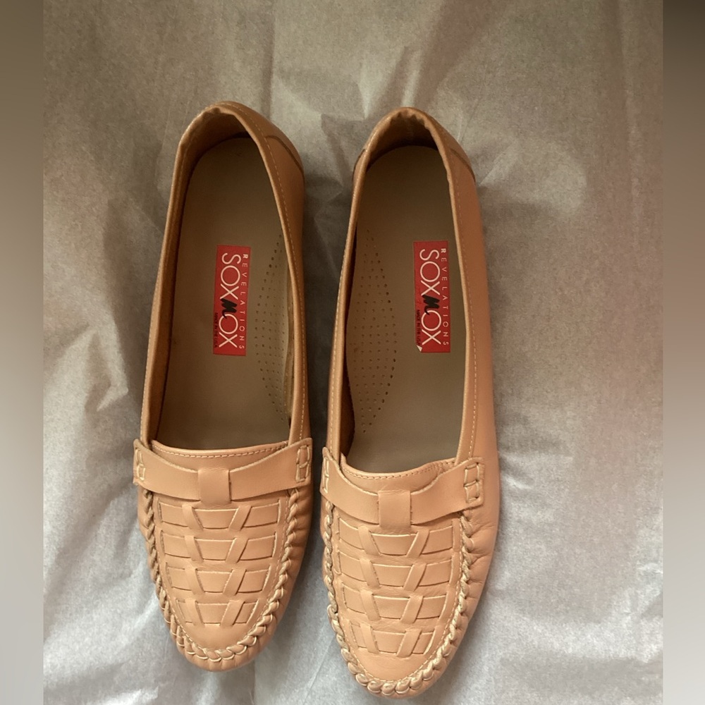 Women’s Camel Tan Loafer-Size 6 1/2M